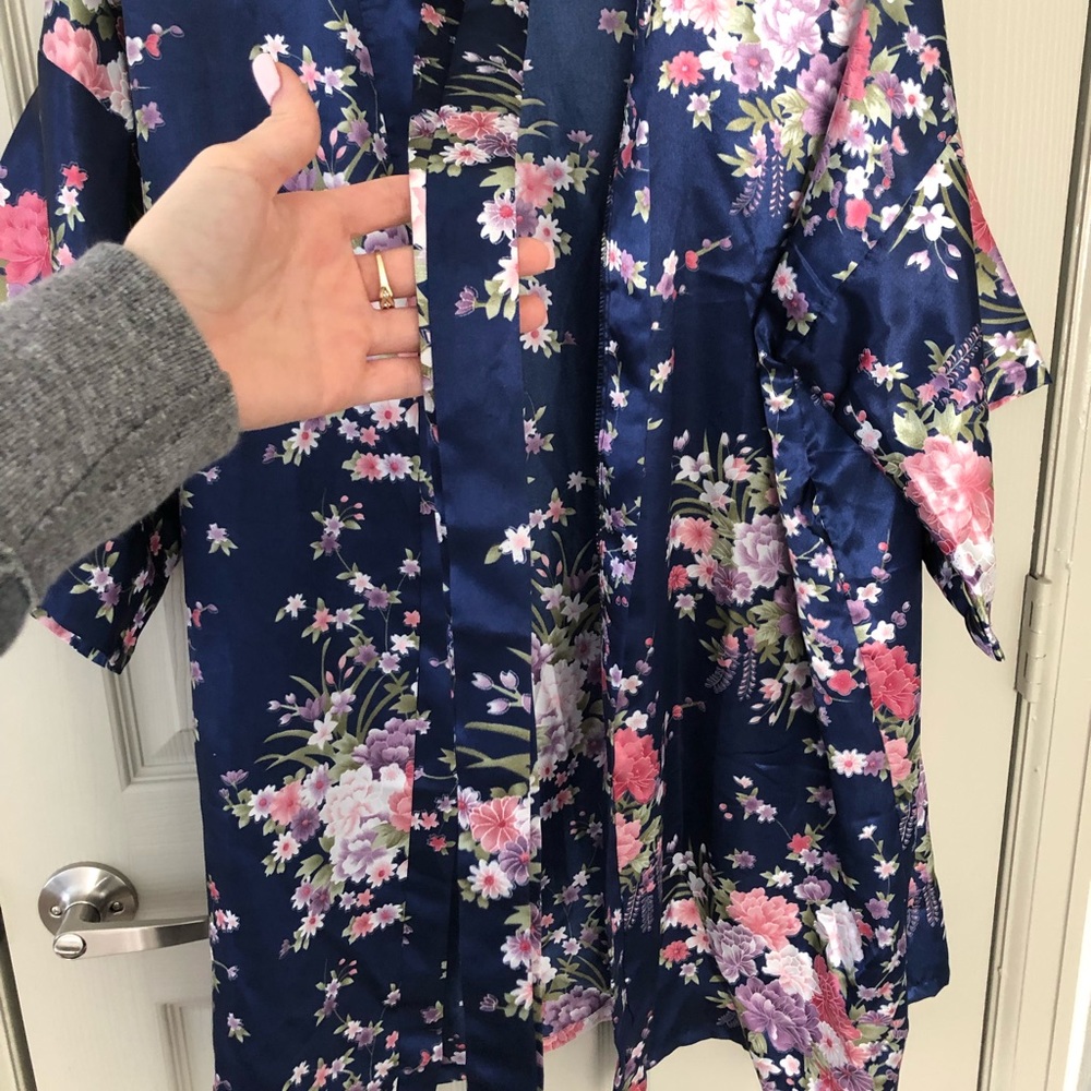 Flower Robe - Picture 3 of 5